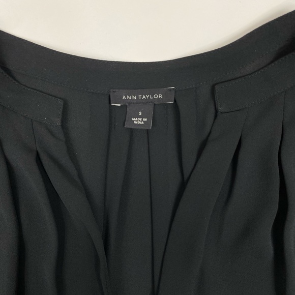 Black Ann Taylor Keyhole Layered Sleeve Blouse Size Small - Picture 8 of 10